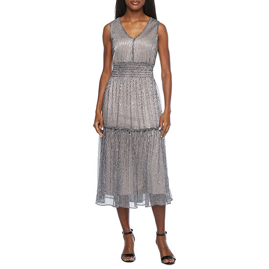 2 Pallets of Athletic Wear, Dresses & Suits, Lingerie & More